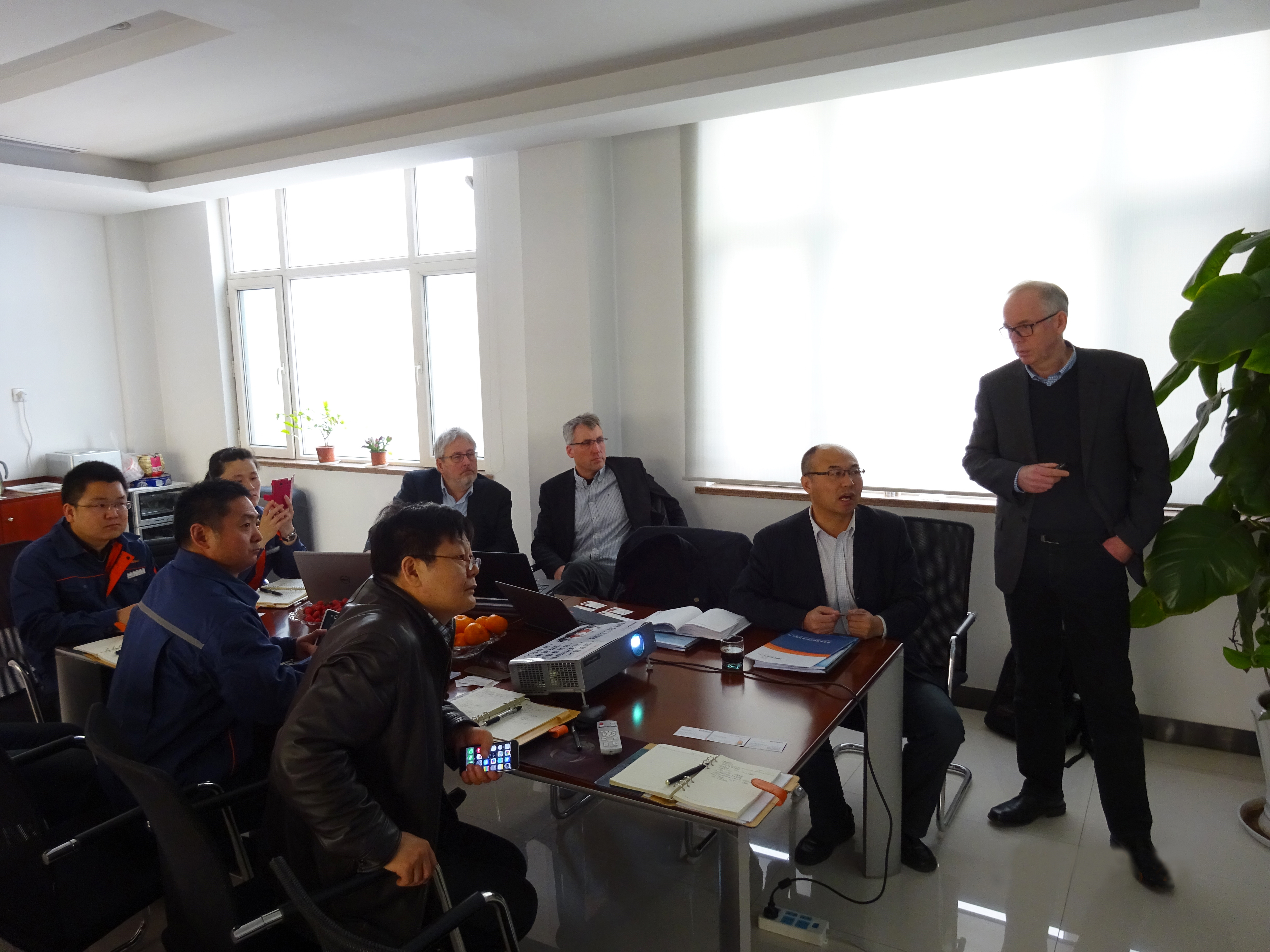 雙方進行初步介紹